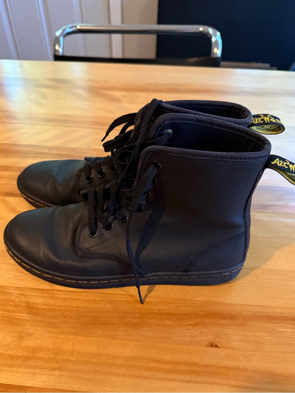Dr. Martens Shoreditch boots women’s size 7 - Picture 2 of 8
